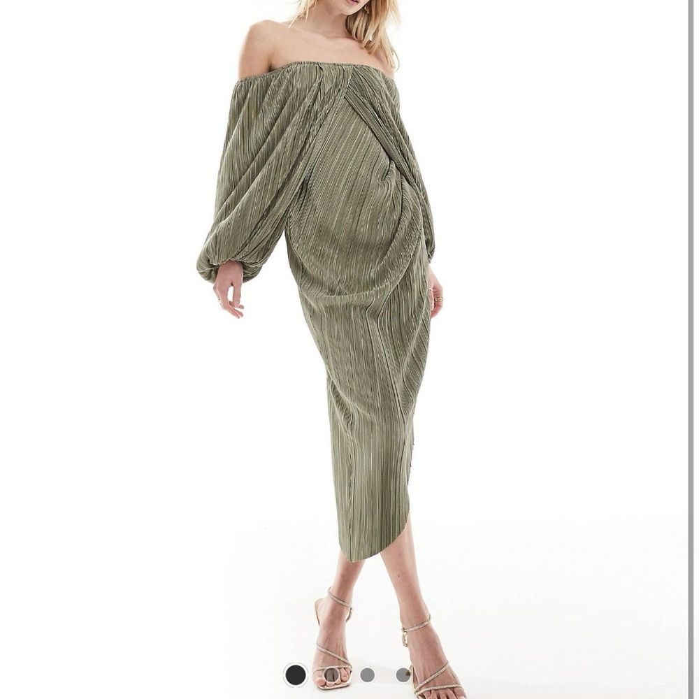 ASOS Tall - plisse overlay midi dress with open back detail in khaki. Size 12.